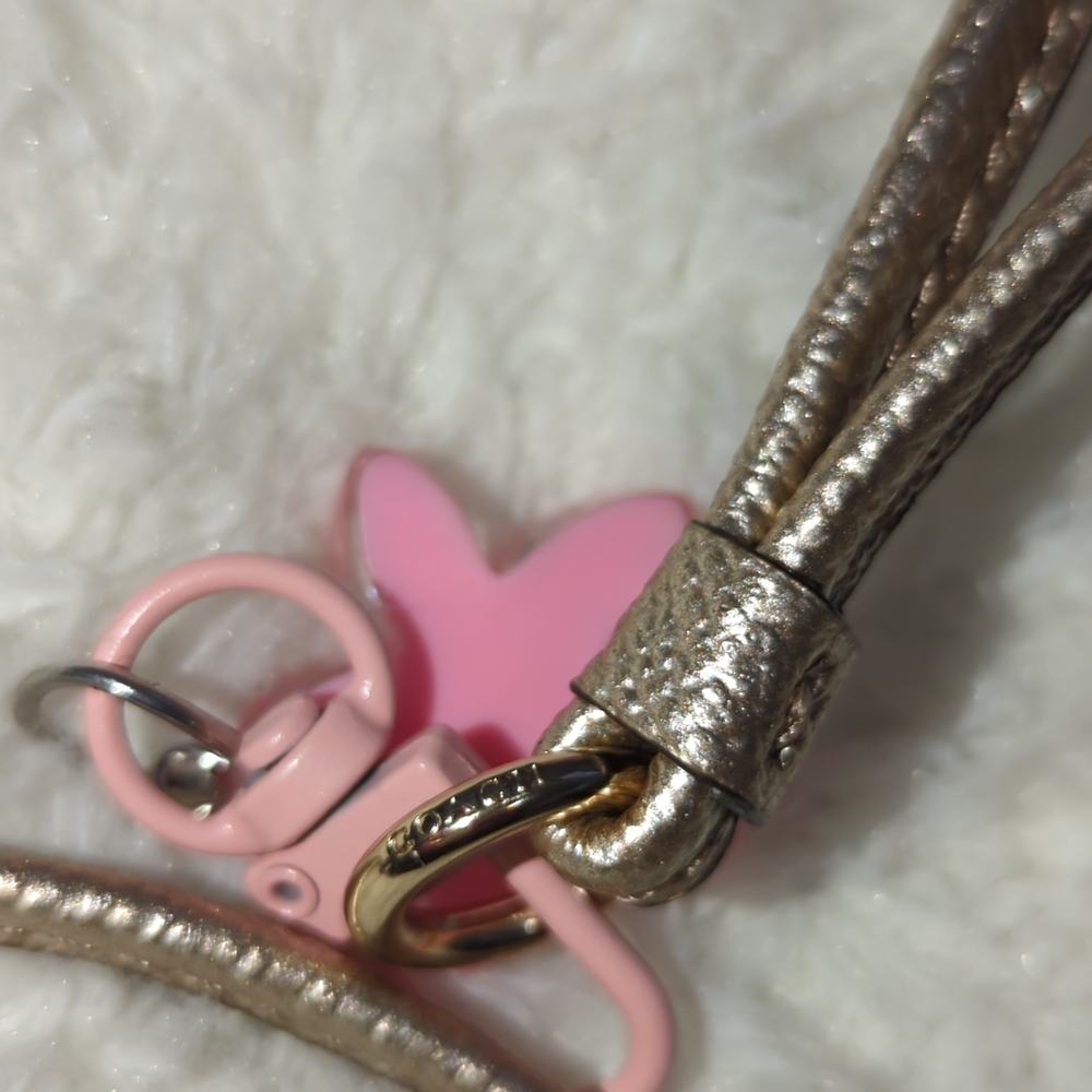 Coach Metallic Gold Leather Lanyard With Clear Badge Holder Flower Charm Teacher - Picture 4 of 4
